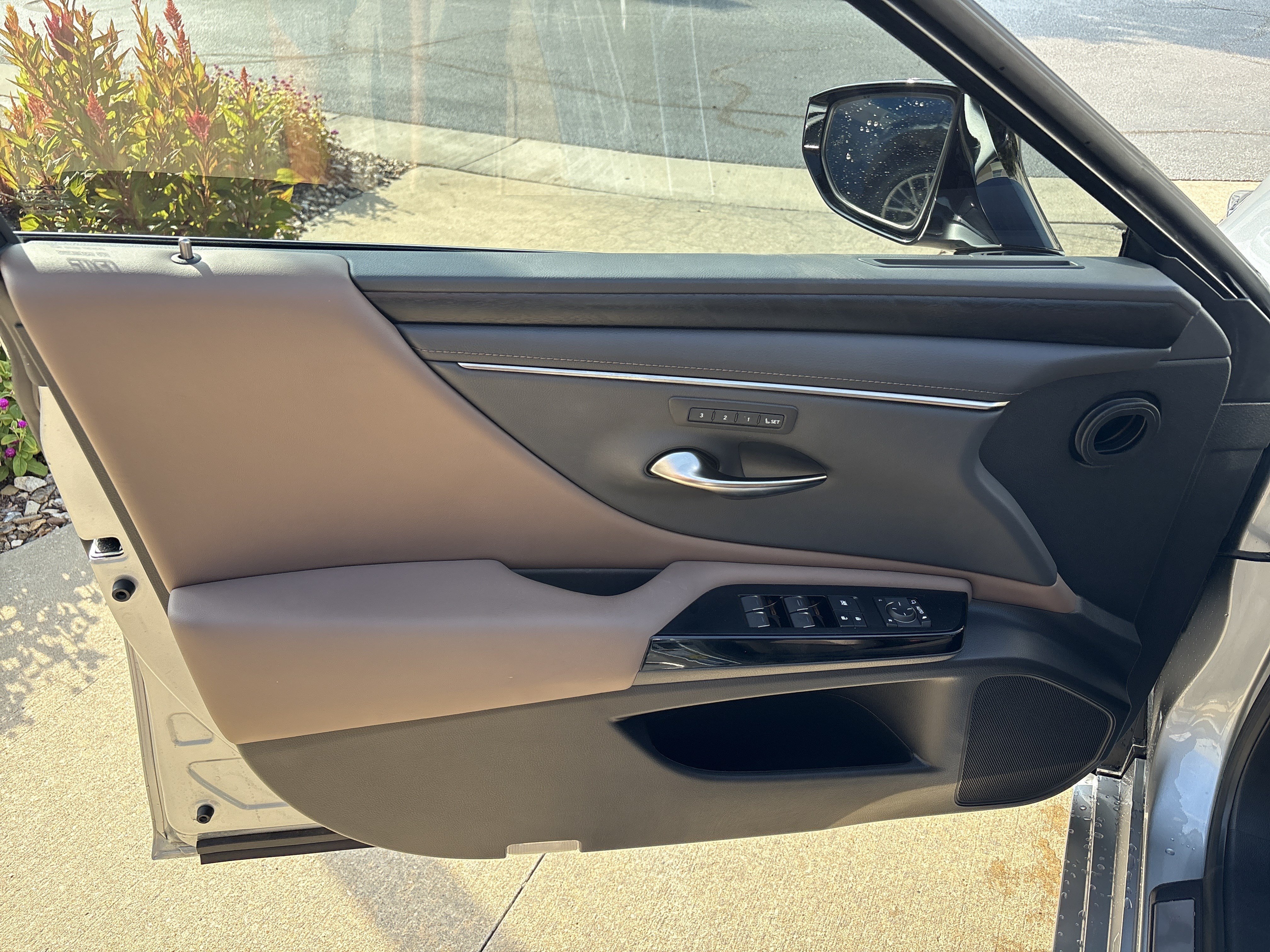 Certified 2022 Lexus ES 350 w/ Premium Package FWD image 14