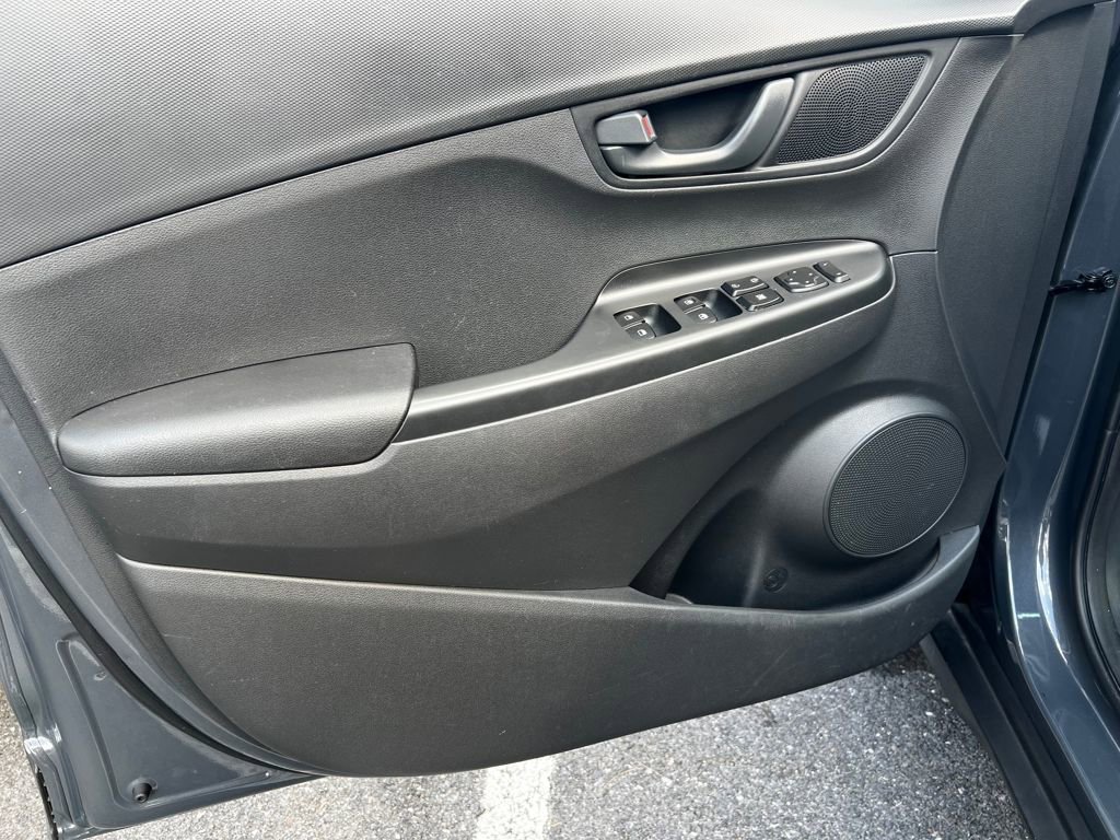 Used 2023 Hyundai Kona SEL image 15