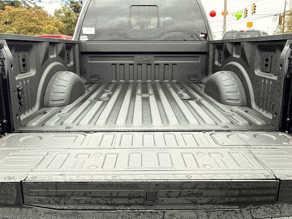 New 2026 Ford F250 Lariat w/ Black Appearance Package image 19