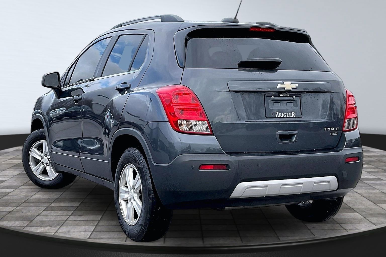 Used 2016 Chevrolet Trax LT w/ LT Sun and Sound Package image 11