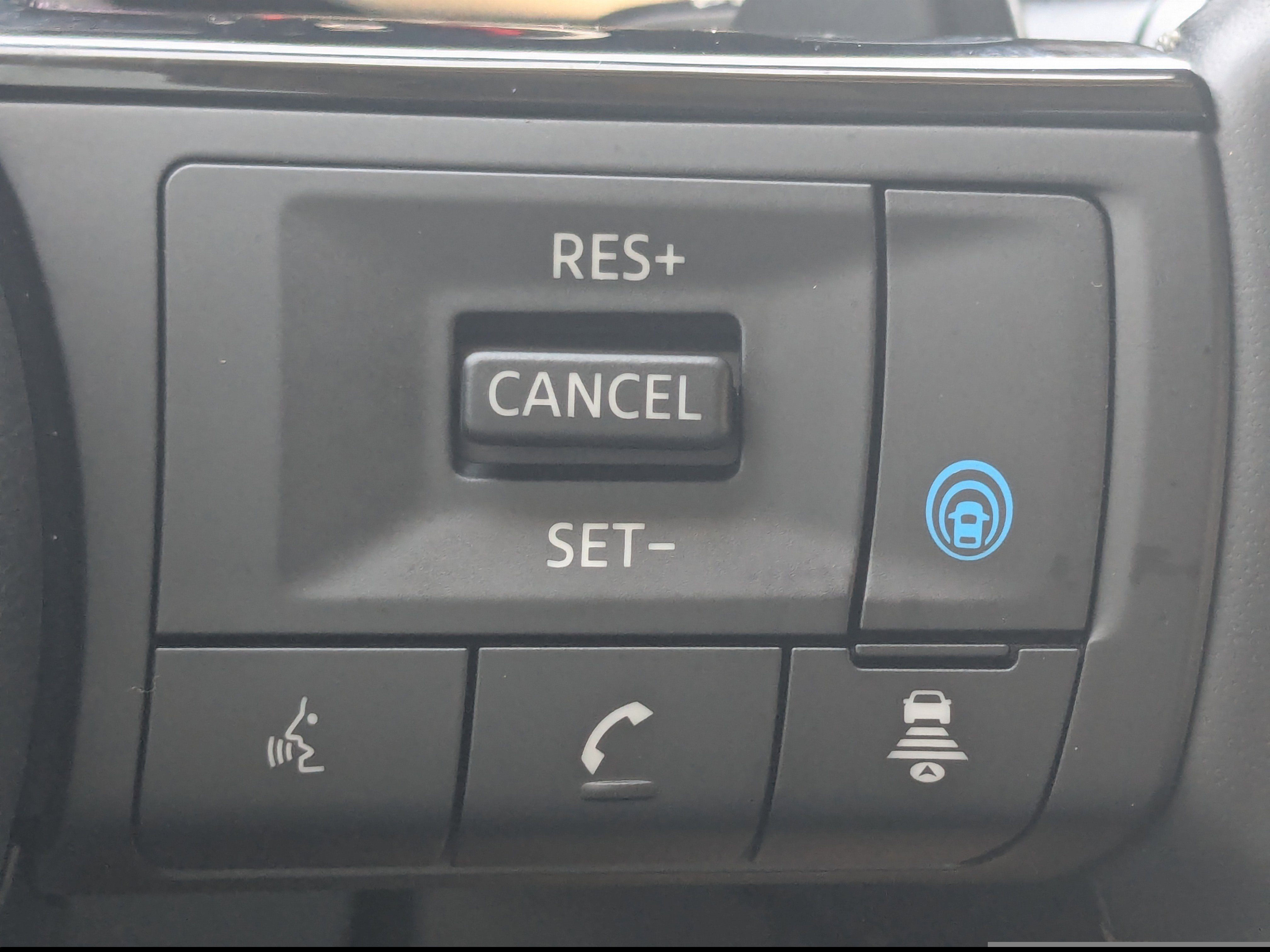 Used 2024 Nissan Pathfinder Platinum FWD image 36