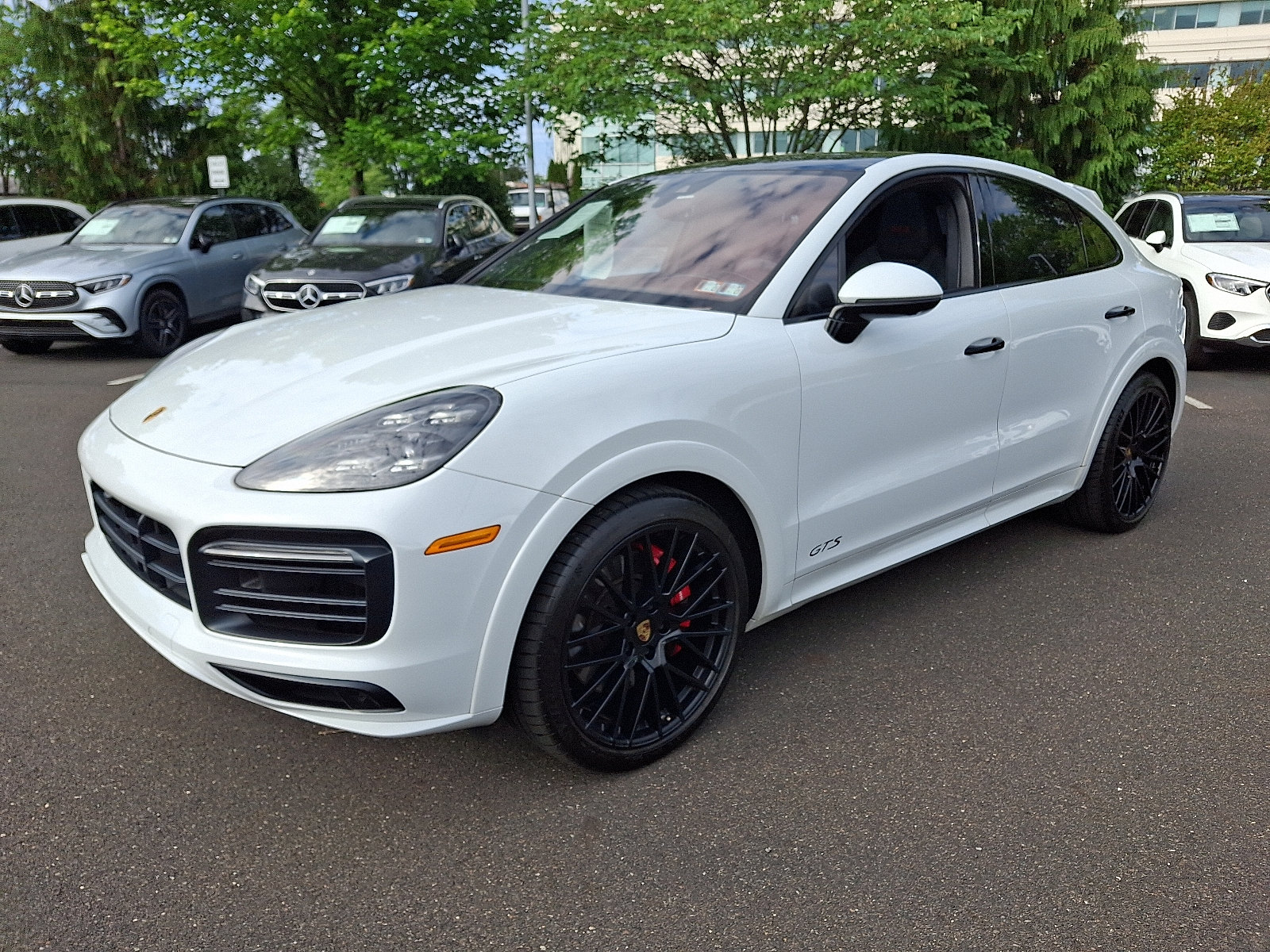 Used 2022 Porsche Cayenne GTS AWD/4WD image 3