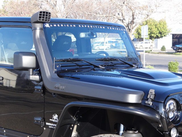 Used 2015 Jeep Wrangler Unlimited Rubicon w/ Connectivity Group AWD/4WD image 6