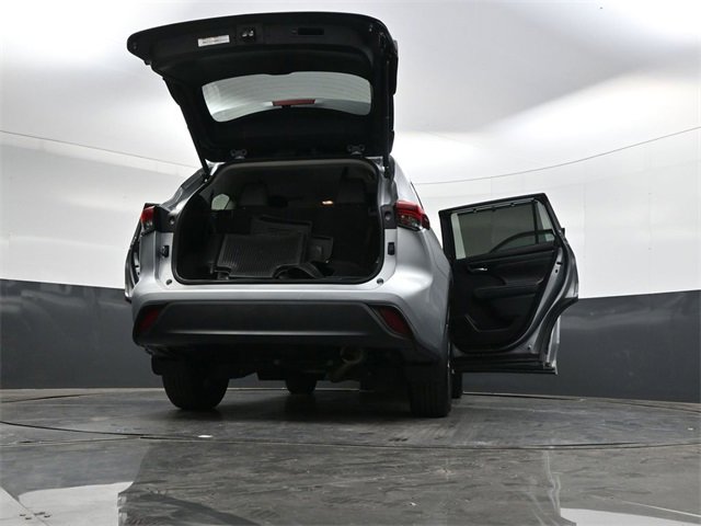 Used 2023 Toyota Highlander L image 44