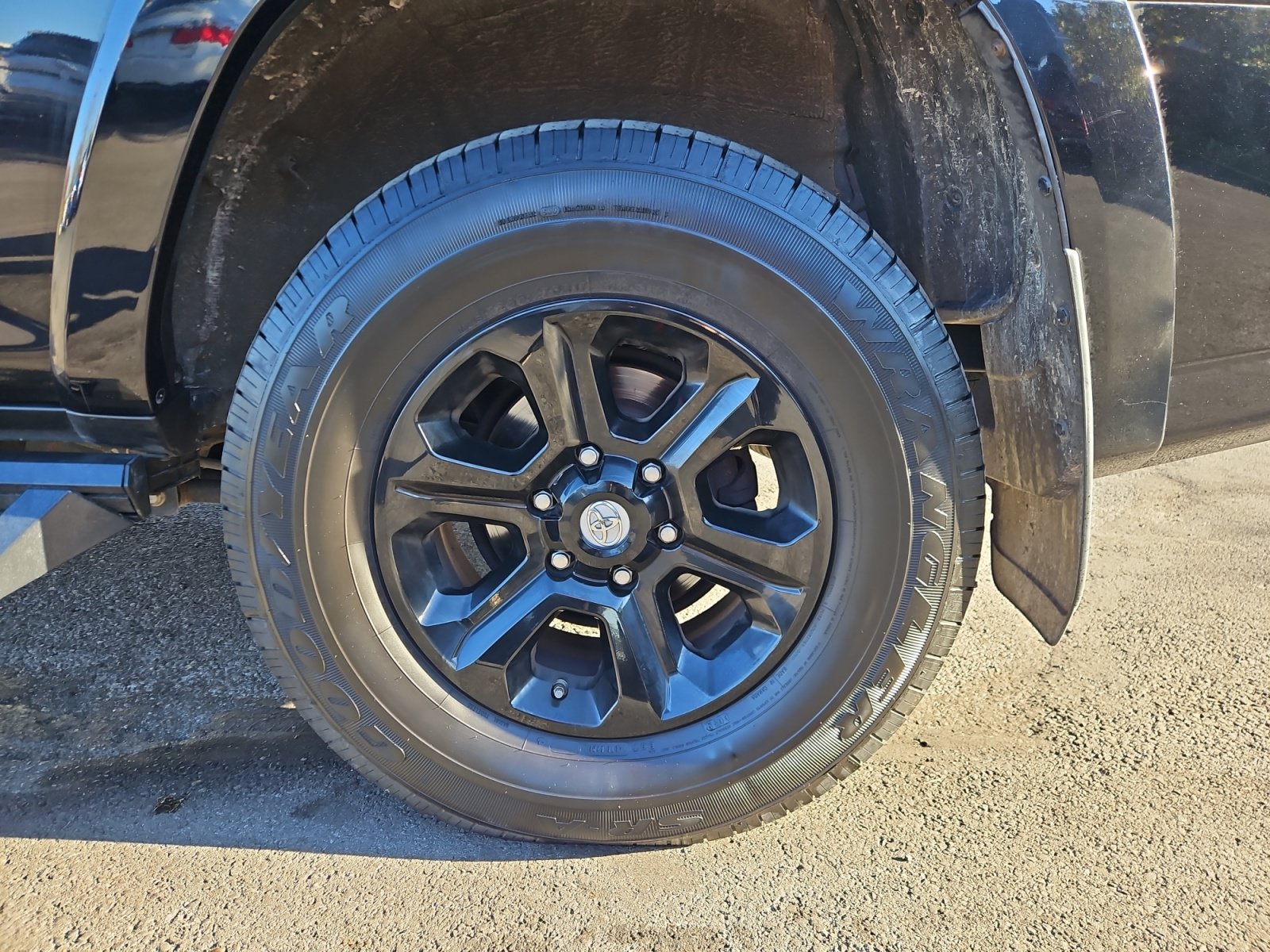 Used 2021 Toyota 4Runner SR5 AWD/4WD image 16