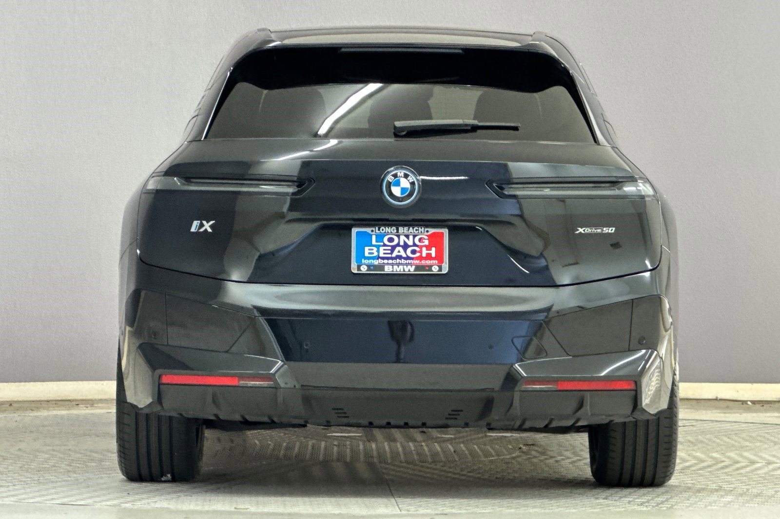 Certified 2023 BMW iX xDrive50 w/ Premium Package image 9