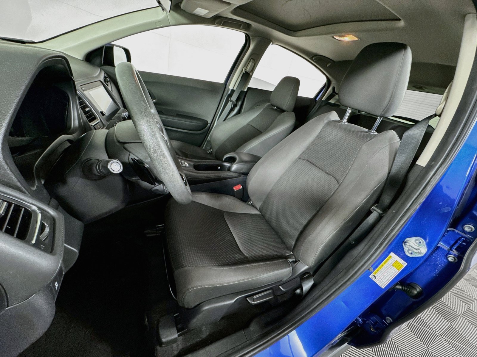 Used 2022 Honda HR-V EX image 11
