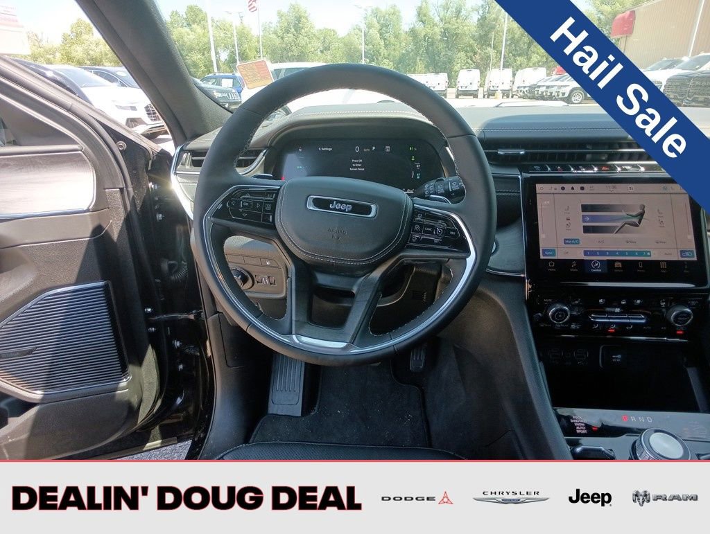 New 2024 Jeep Grand Cherokee Overland AWD/4WD image 13