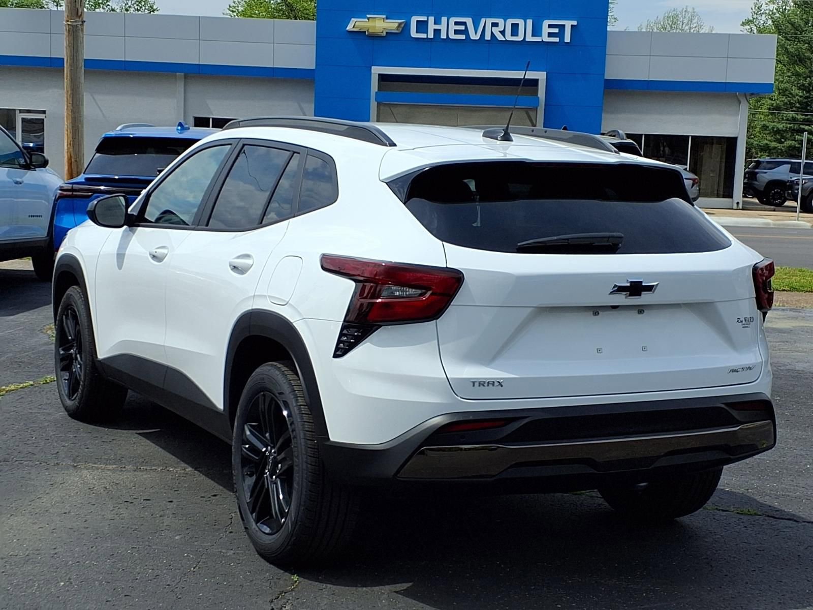 New 2026 Chevrolet Trax ACTIV FWD image 2