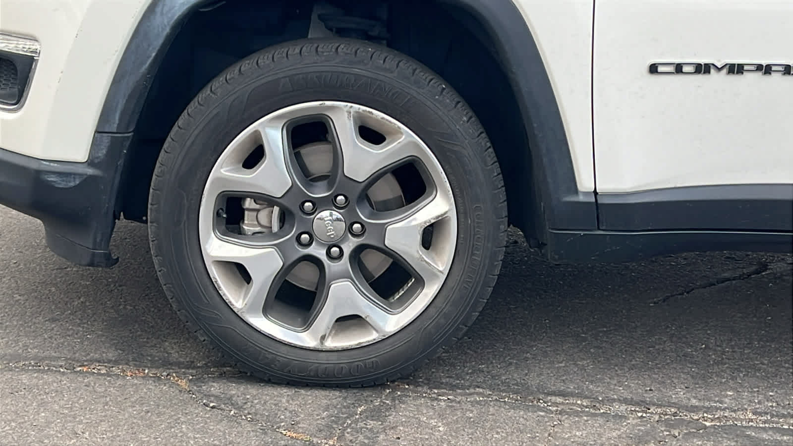 Used 2019 Jeep Compass Limited AWD/4WD image 9