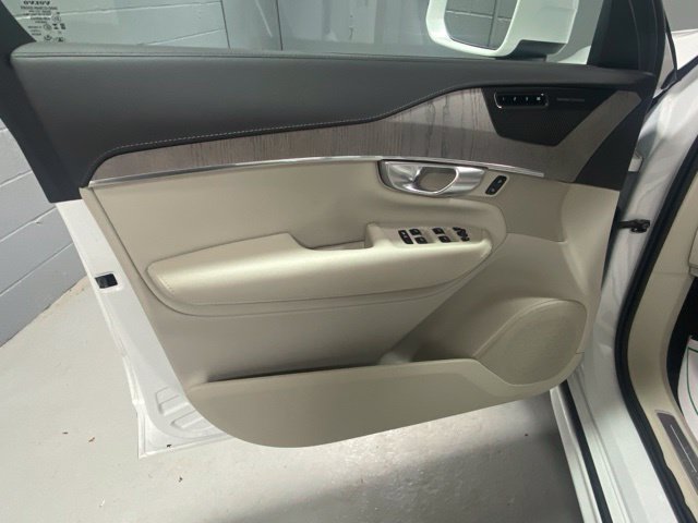 Certified 2024 Volvo XC90 T8 Ultimate w/ Protection Package AWD/4WD image 6