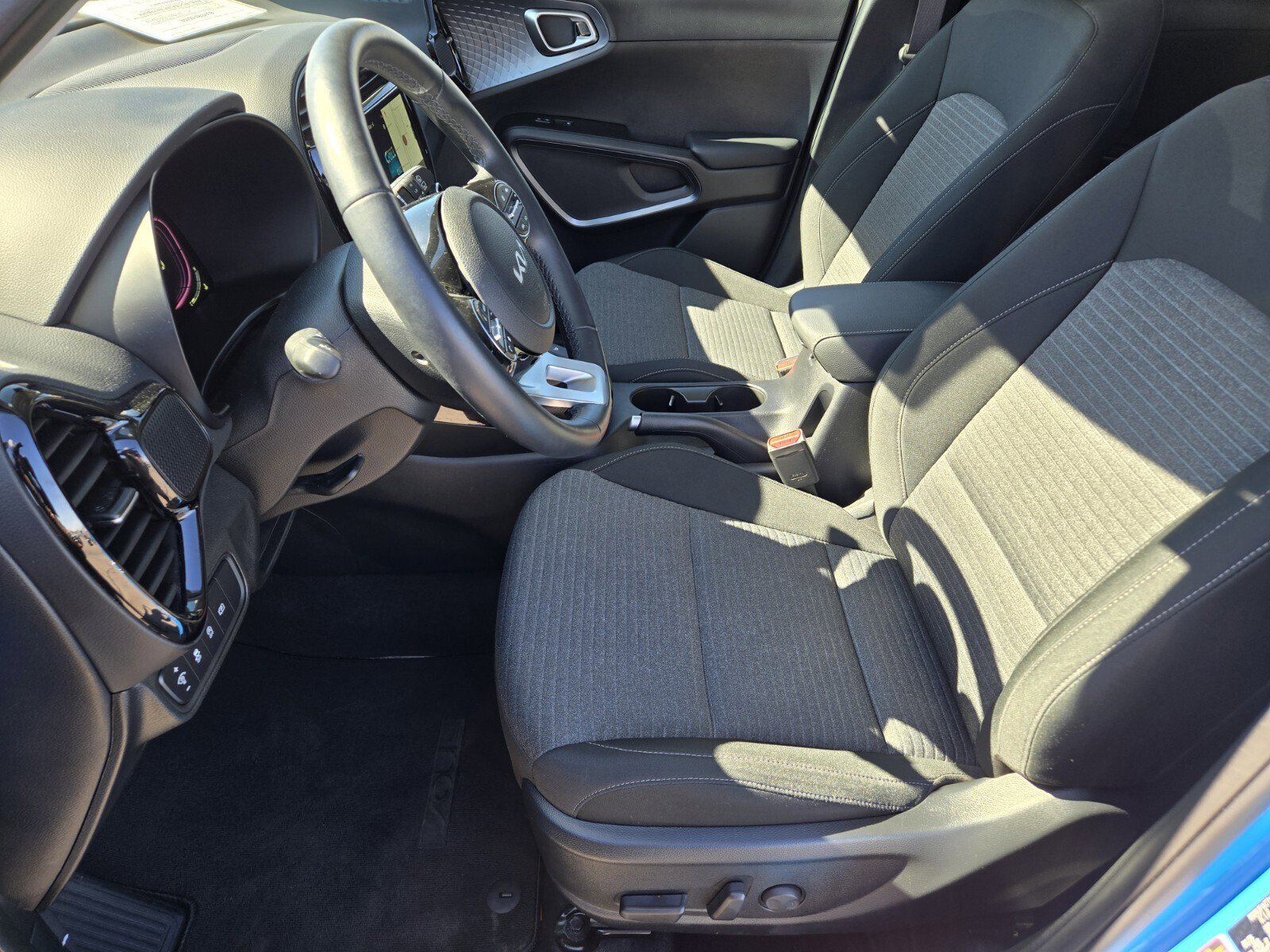 Certified 2025 Kia Soul EX image 11