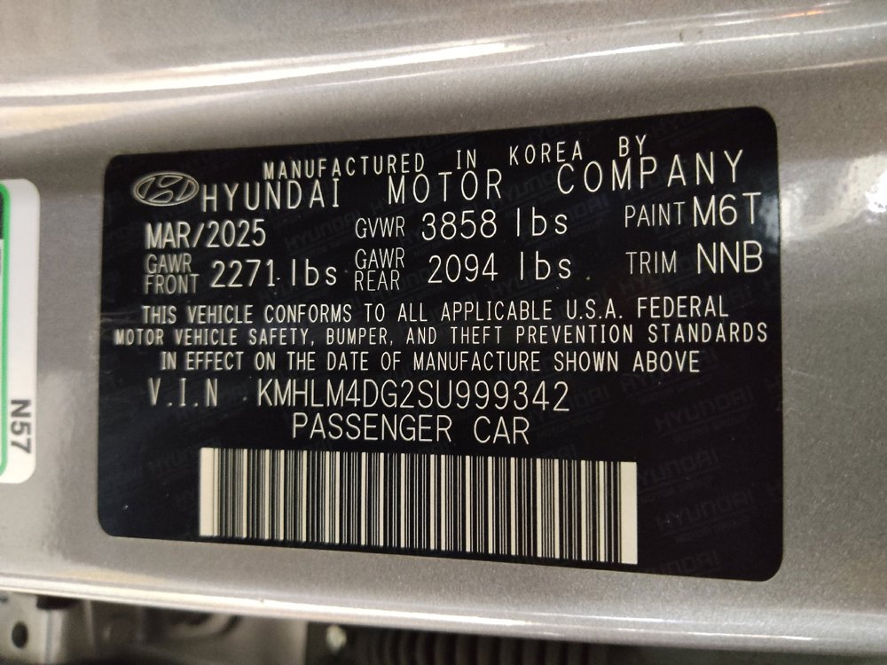 Used 2025 Hyundai Elantra Sport FWD image 33