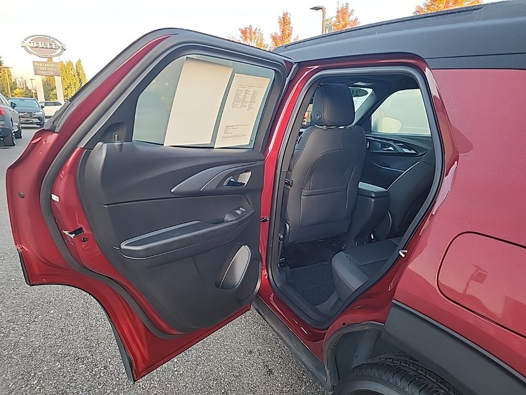 Used 2023 Chevrolet TrailBlazer RS w/ Sun and Liftgate Package AWD/4WD image 15