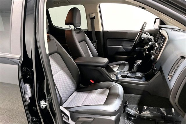 Used 2022 Chevrolet Colorado Z71 w/ Z71 Midnight Edition image 31