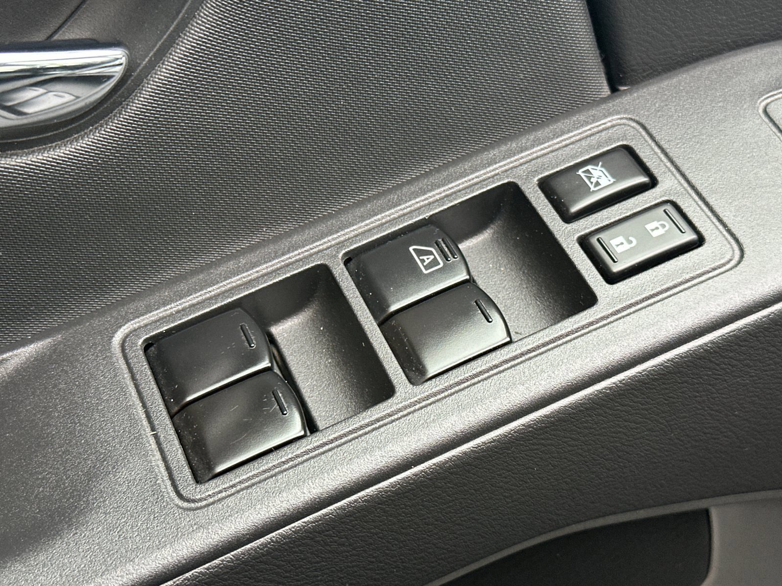 Used 2022 Nissan Frontier SV image 12