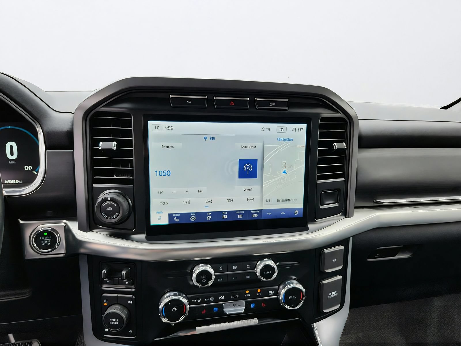 Used 2023 Ford F150 Lariat AWD/4WD image 17