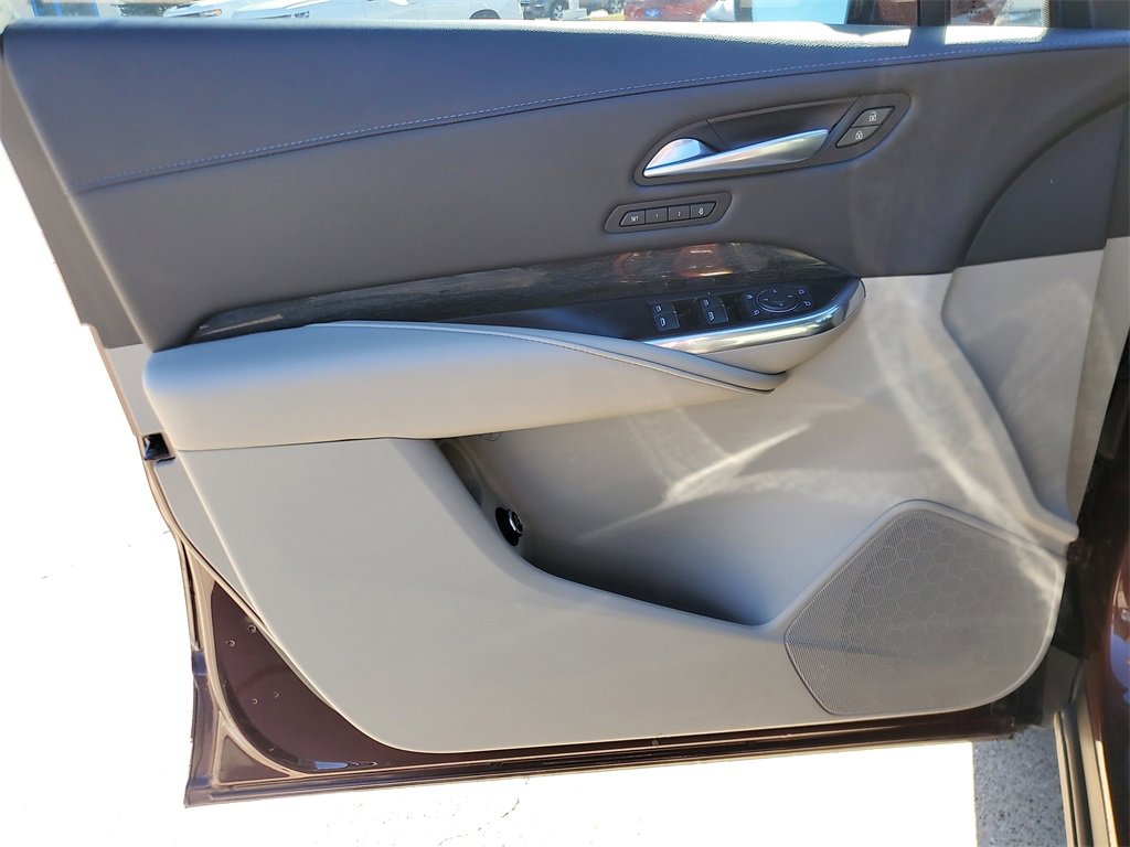 Used 2023 Cadillac XT4 Premium Luxury w/ Technology Package image 18