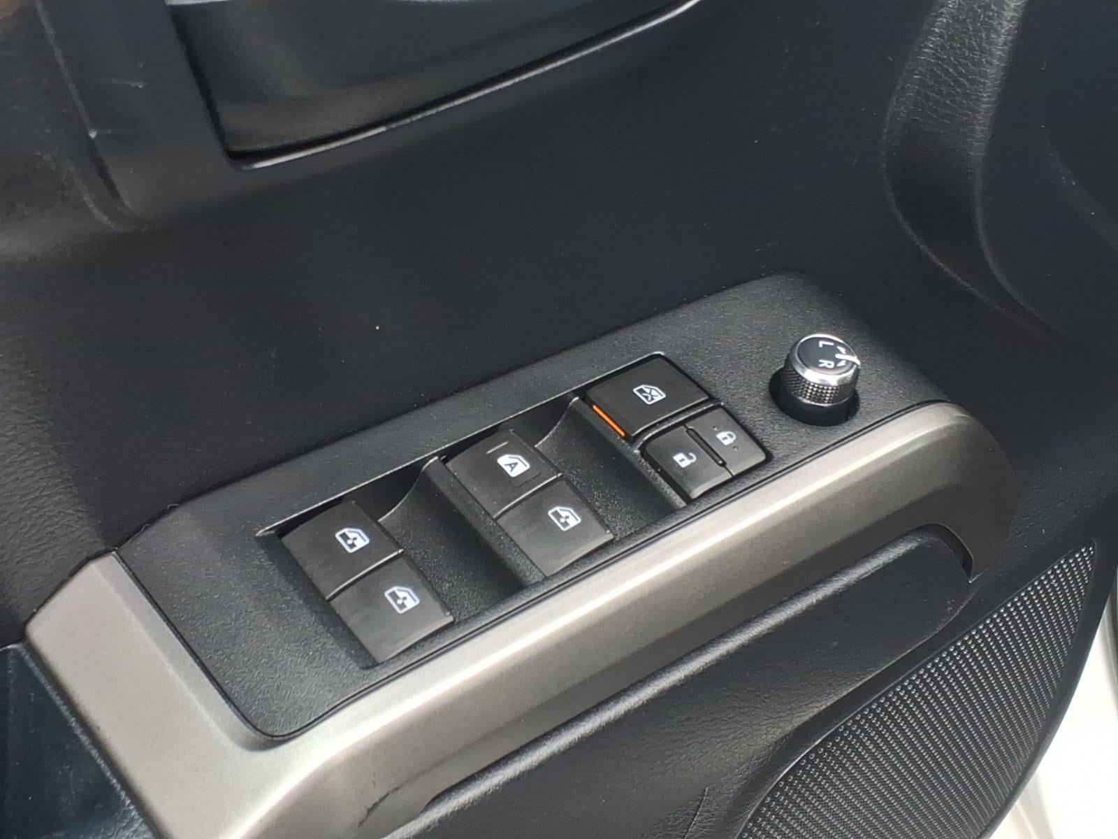 Used 2018 Toyota Tacoma SR5 RWD image 21