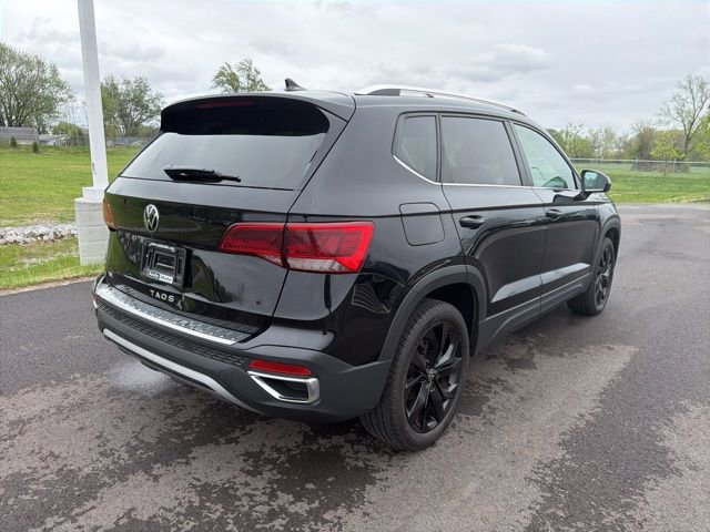 Used 2023 Volkswagen Taos SE w/ Black Wheel Package FWD image 7