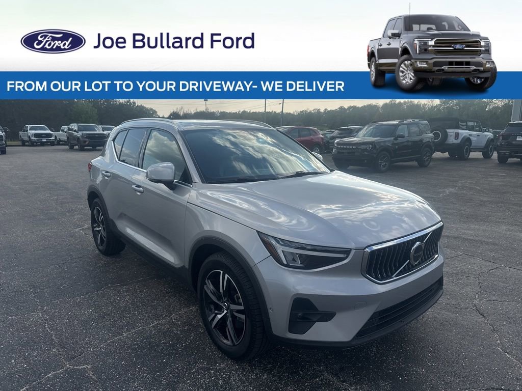 Used 2023 Volvo XC40 B5 Plus