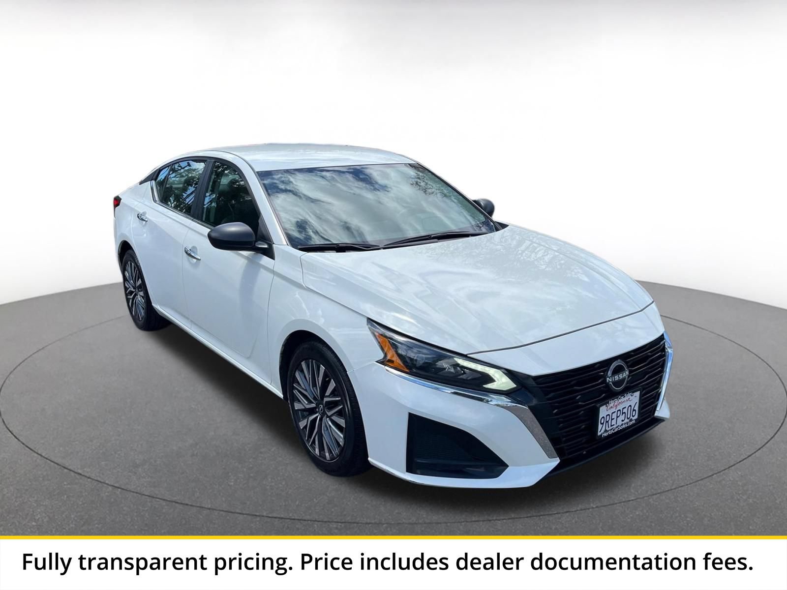 Used 2025 Nissan Altima 2.5 SV FWD image 1