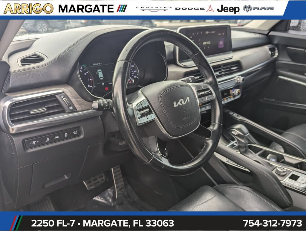 Used 2022 Kia Telluride SX w/ Towing Package FWD image 11