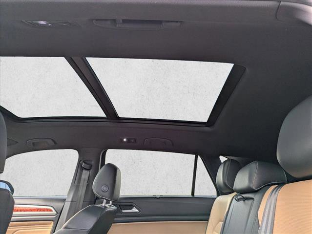 Used 2020 Volkswagen Atlas Cross Sport SEL Premium image 19