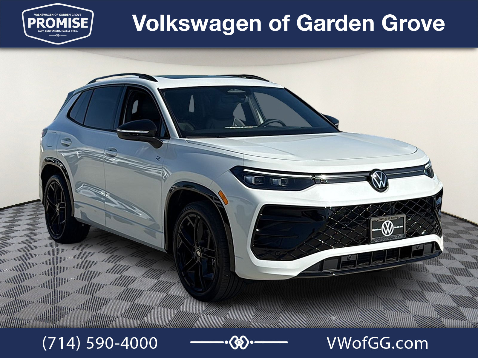 New 2026 Volkswagen Tiguan SE R-Line FWD image 2