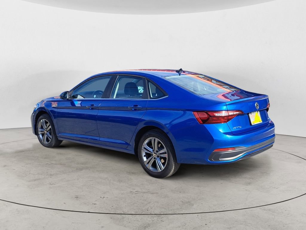 Used 2024 Volkswagen Jetta SE image 5
