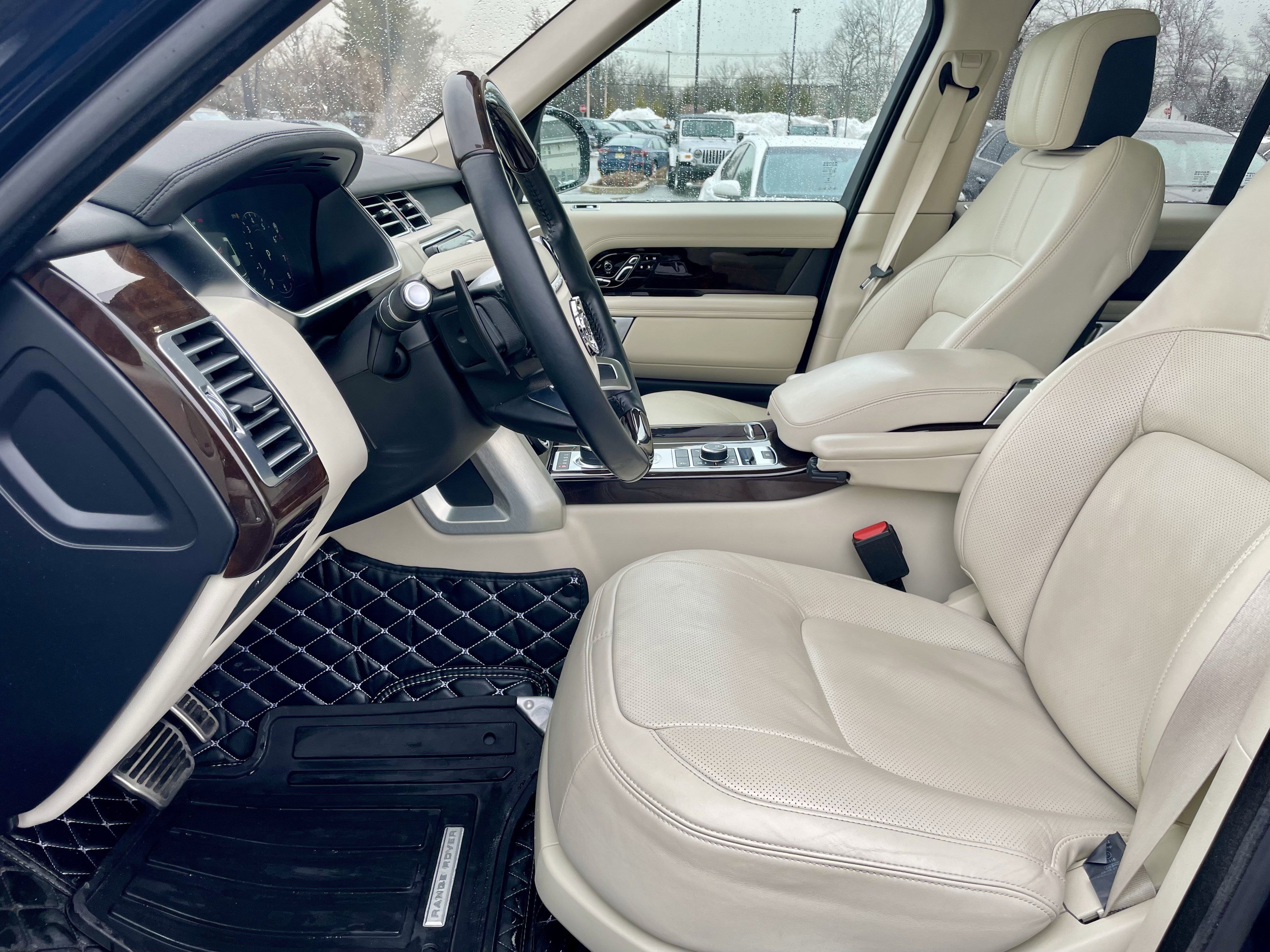 Used 2022 Land Rover Range Rover Westminster Edition image 14