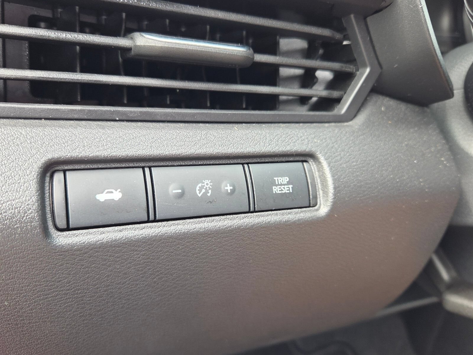Used 2025 Nissan Altima 2.5 SV FWD image 26