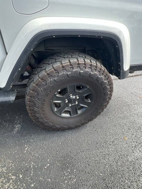 Used 2022 Jeep Gladiator Mojave w/ Cold Weather Group AWD/4WD image 9