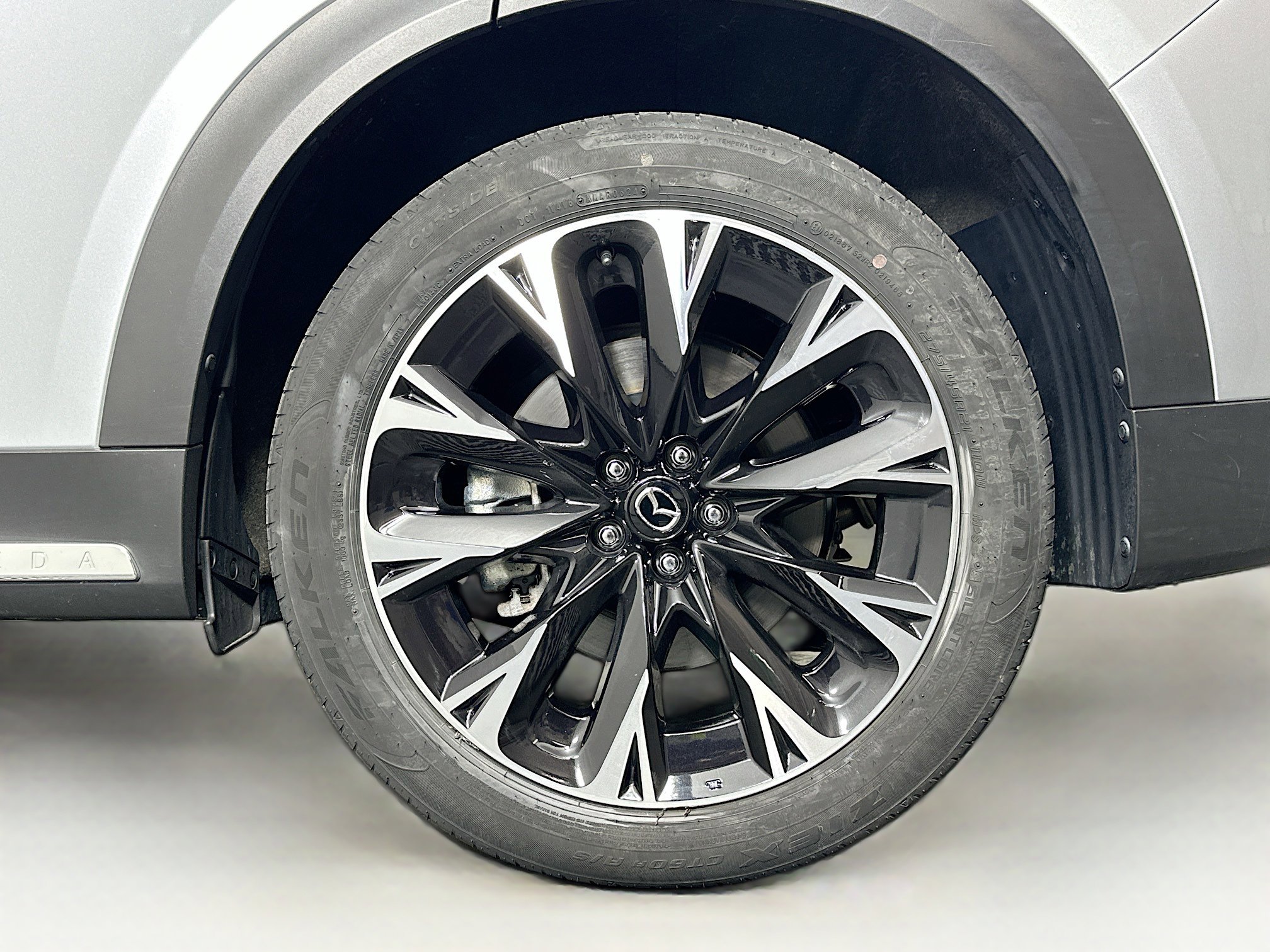 Used 2024 MAZDA CX-90 Plug-In Hybrid w/ Premium Pkg image 11