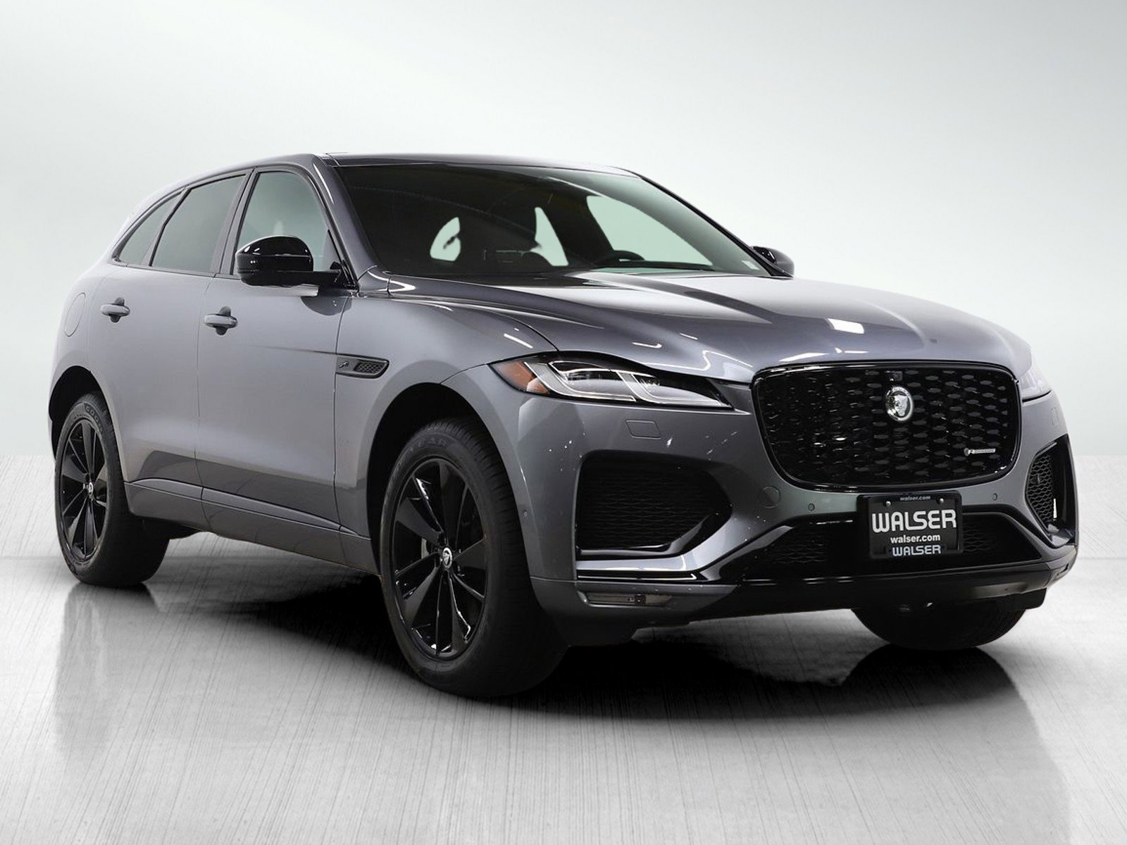 Used 2025 Jaguar F-PACE R-Dynamic S image 7
