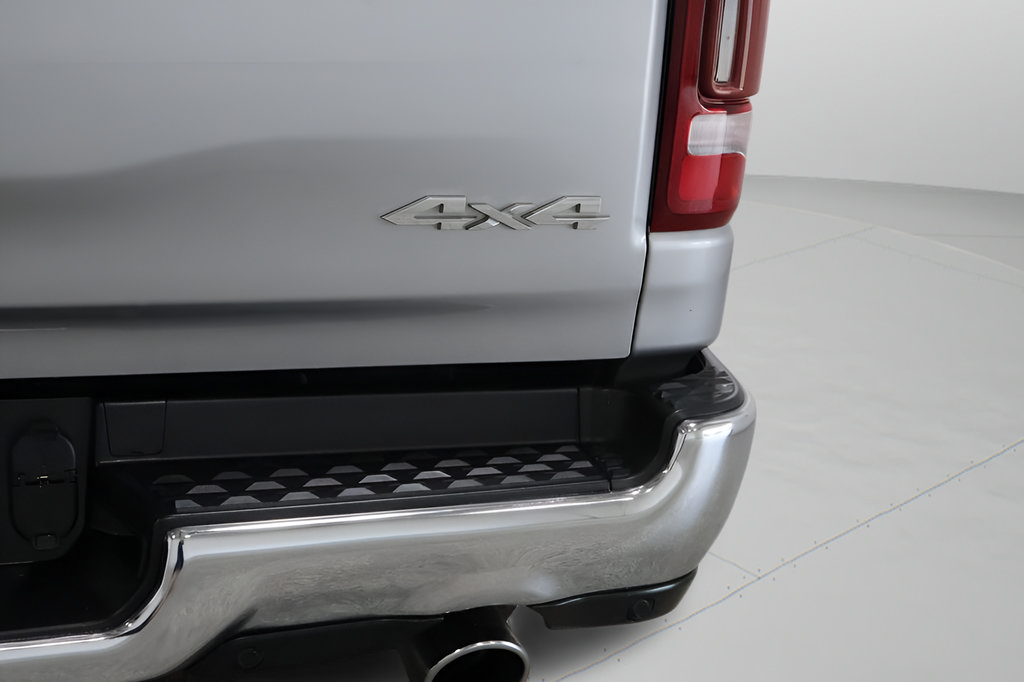 Used 2019 RAM 1500 Laramie AWD/4WD image 32