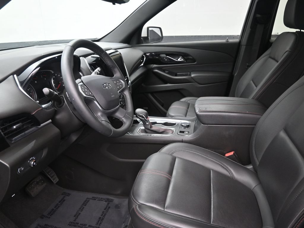 Used 2023 Chevrolet Traverse RS FWD image 11