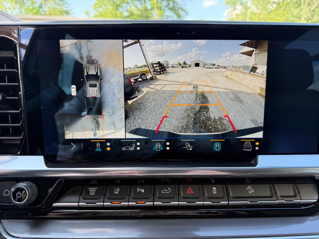 Used 2024 Chevrolet Silverado 2500 High Country w/ Technology Package image 16