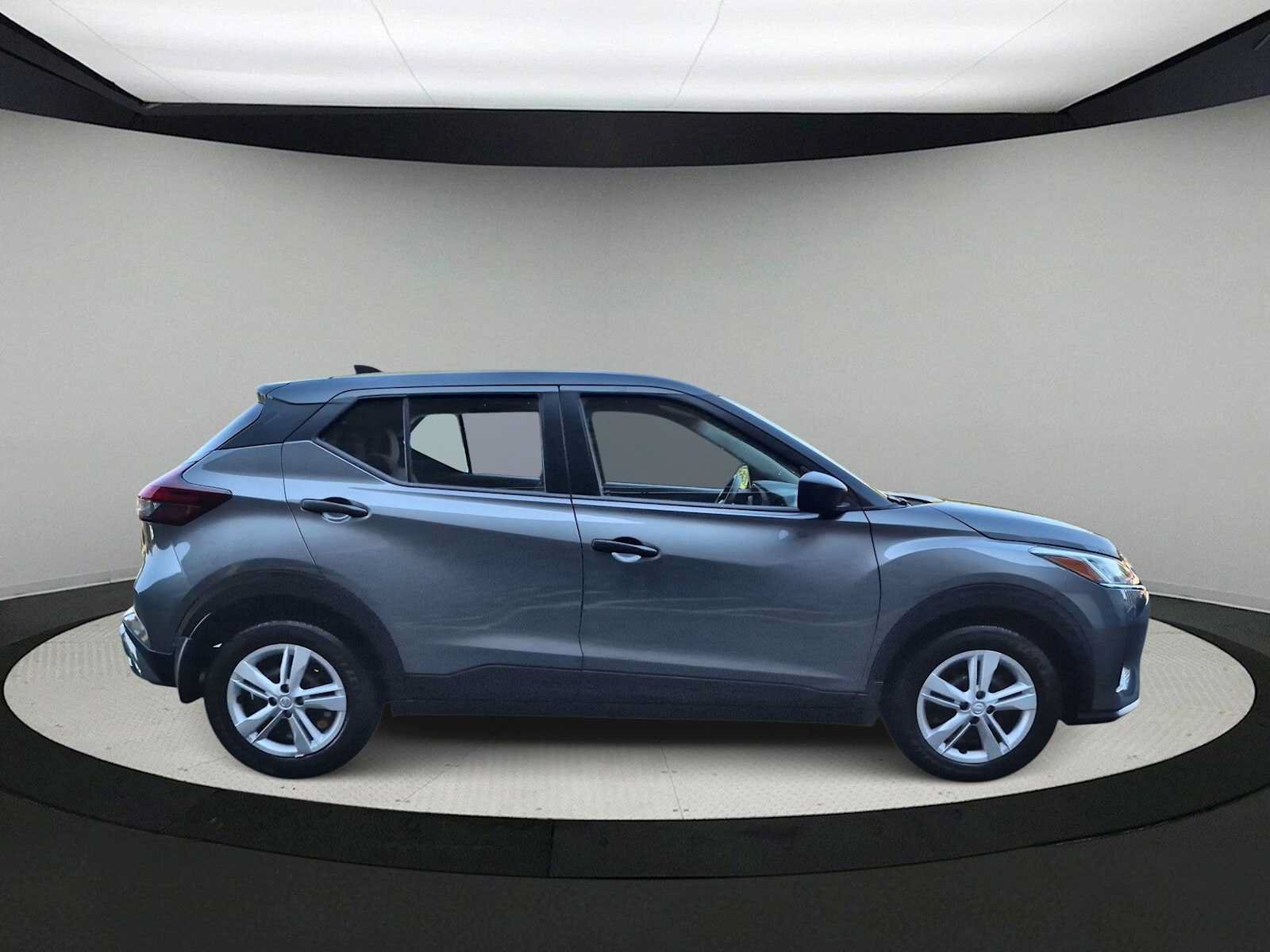 Used 2025 Nissan Kicks Play S FWD image 9