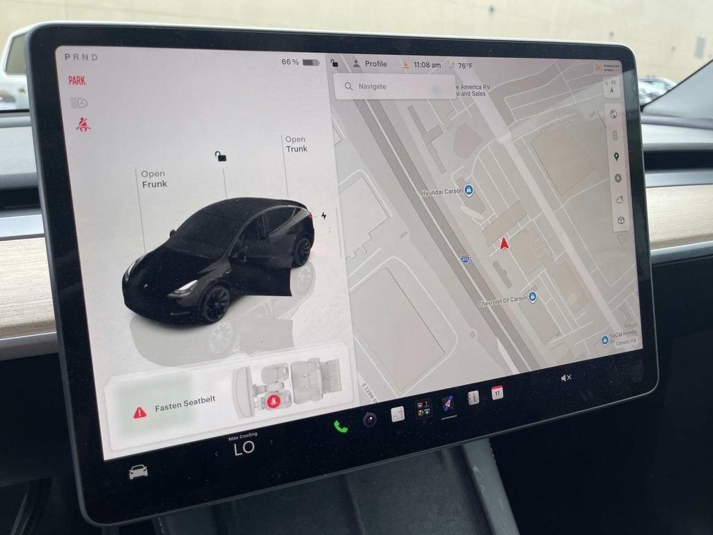 Used 2024 Tesla Model Y Long Range AWD/4WD image 18