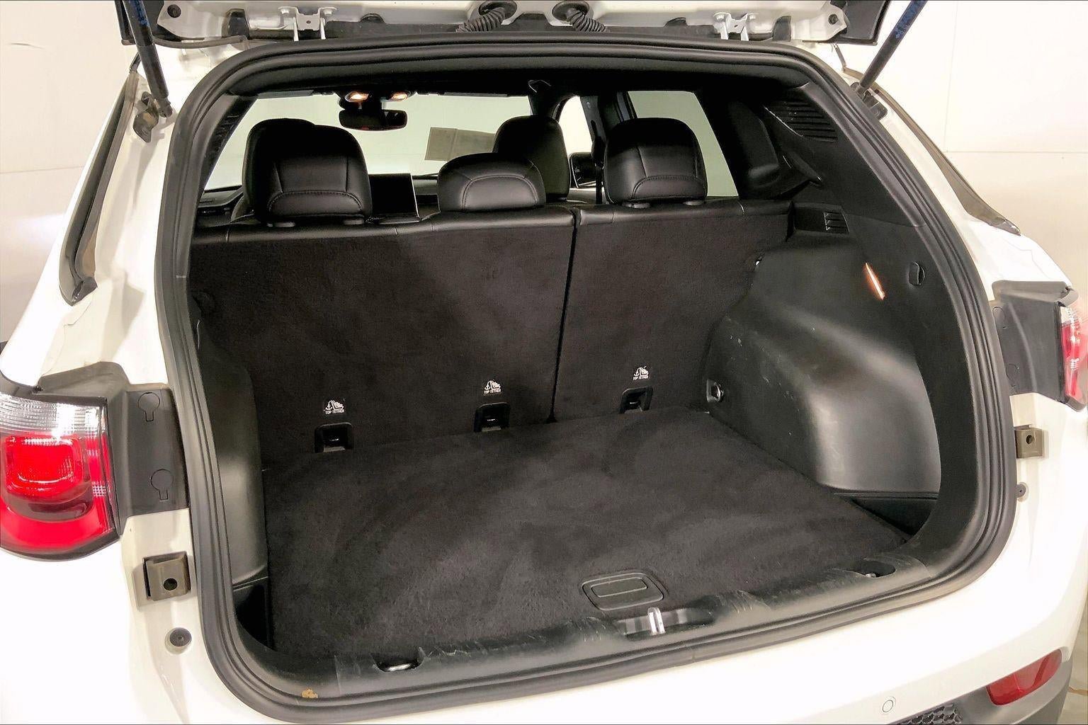 Used 2024 Jeep Compass Trailhawk image 4