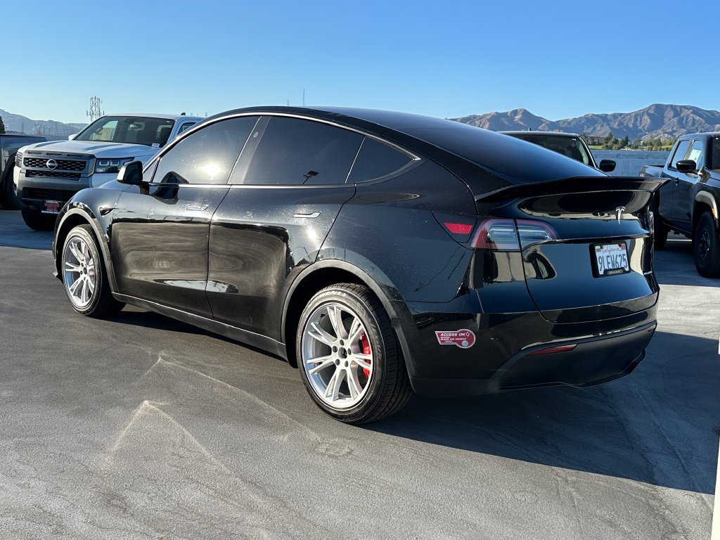 Used 2024 Tesla Model Y Long Range AWD/4WD image 4