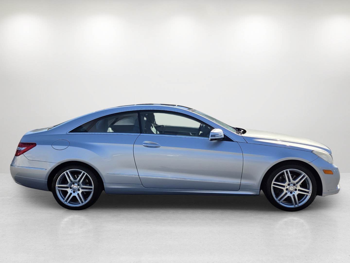 Used 2010 Mercedes-Benz E 350 Coupe image 4