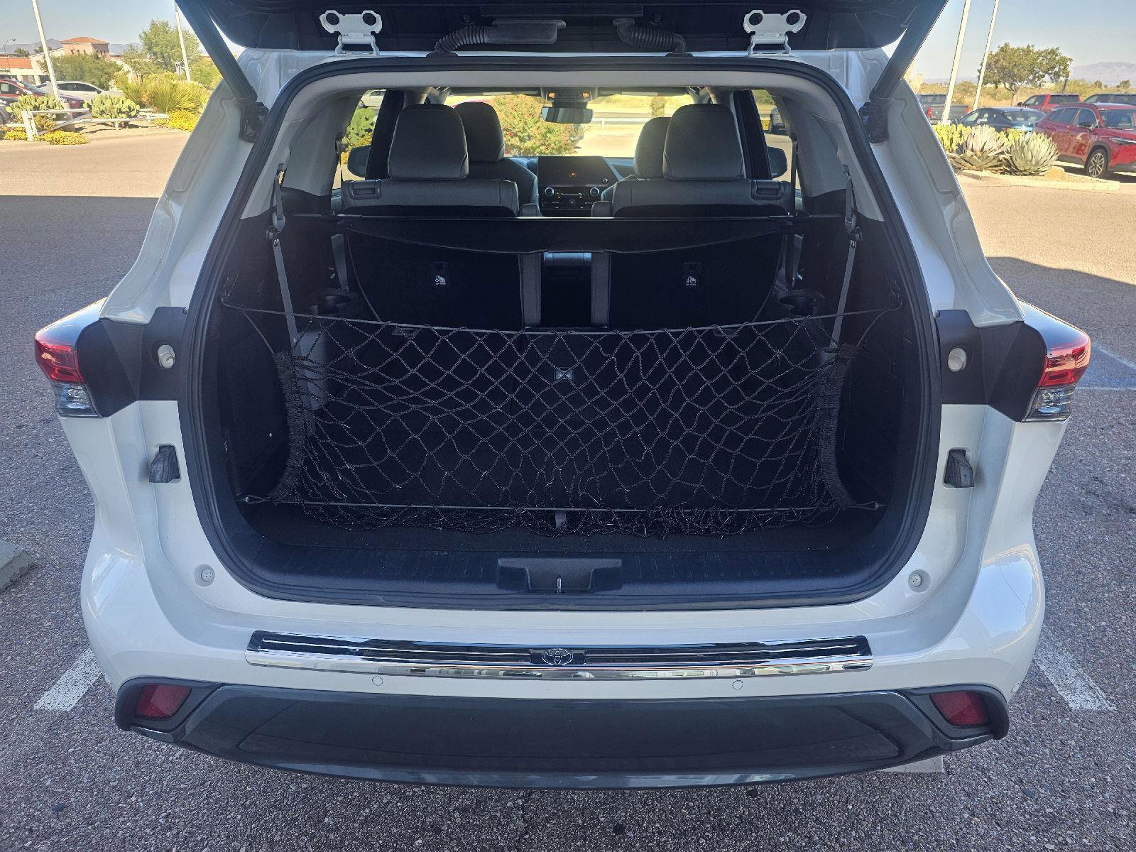 Used 2023 Toyota Highlander Limited image 14
