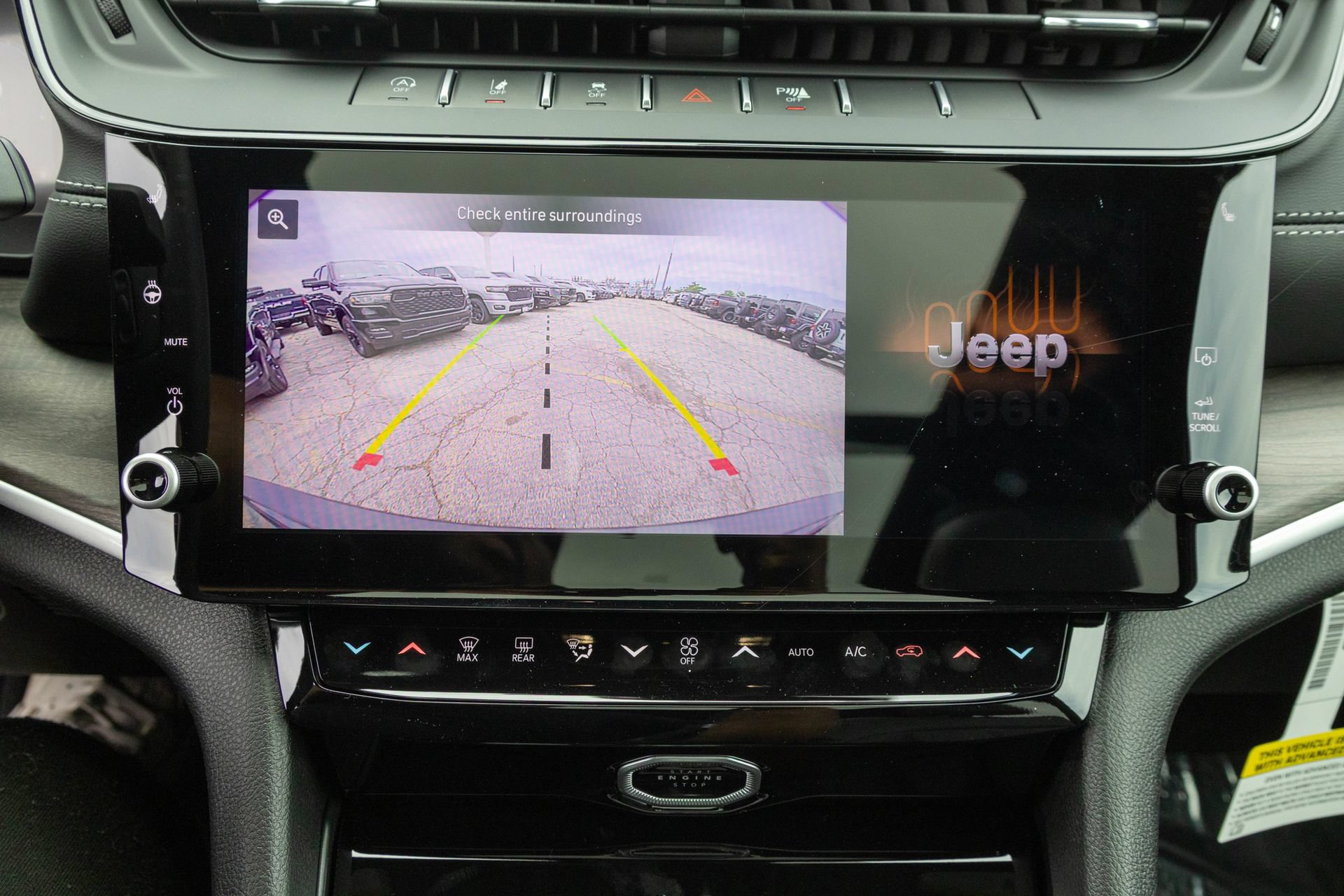 New 2026 Jeep Grand Cherokee Limited w/ Limited Altitude Package AWD/4WD image 18