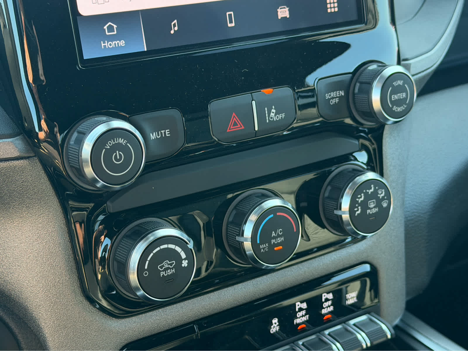 New 2027 RAM 1500 Express AWD/4WD image 19