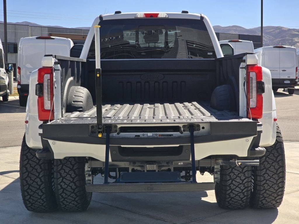 New 2026 Ford F450 Platinum w/ Platinum Plus Package AWD/4WD image 26