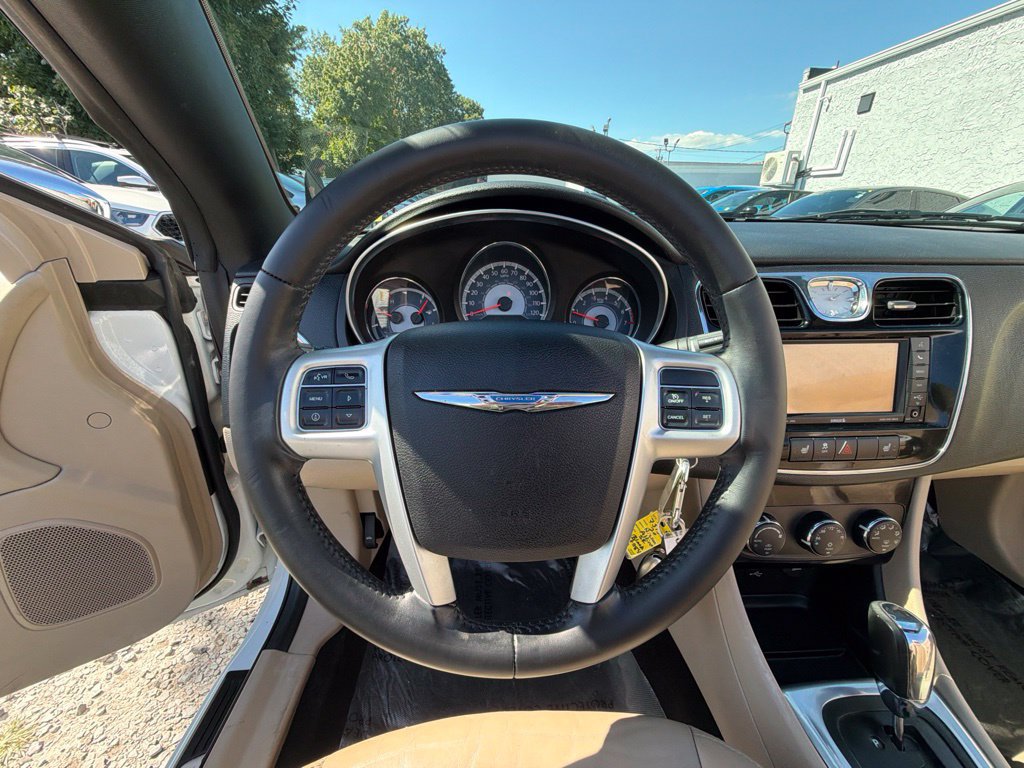 Used 2013 Chrysler 200 Limited FWD image 24