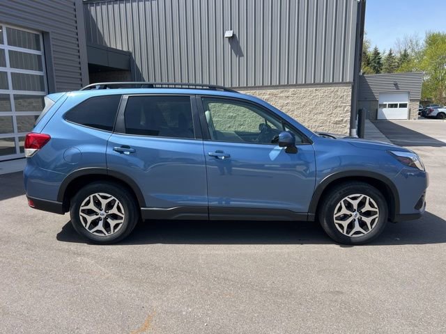 Used 2023 Subaru Forester Premium AWD/4WD image 4