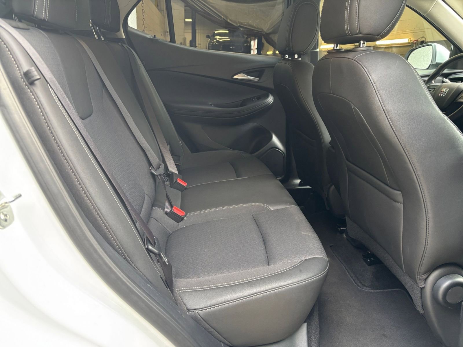 Used 2025 Buick Encore GX Preferred FWD image 38